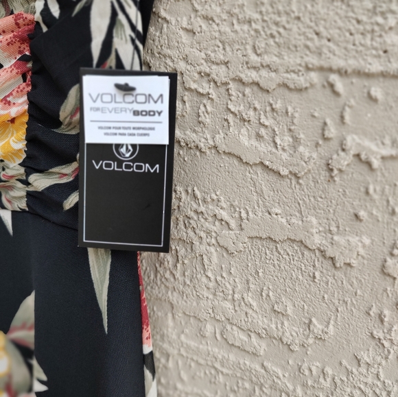 Volcom Black floral mesh overlay mini - Picture 9 of 12